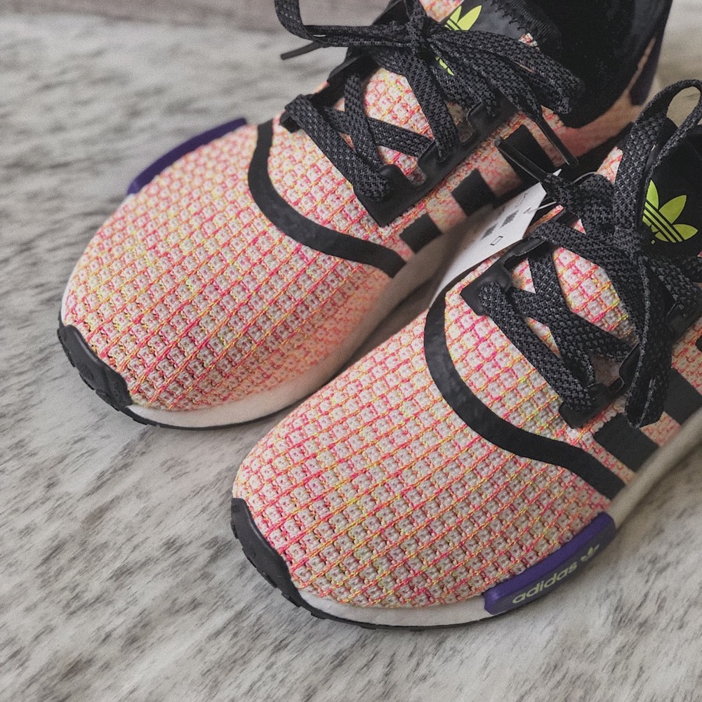 NWTđ Rare Adidas NMD R1 Solar Yellow - Picture 3 of 8
